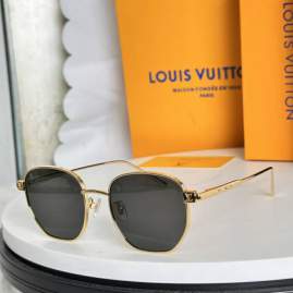 Picture of Louis Vuitton Sunglasses _SKUfw76197986fw